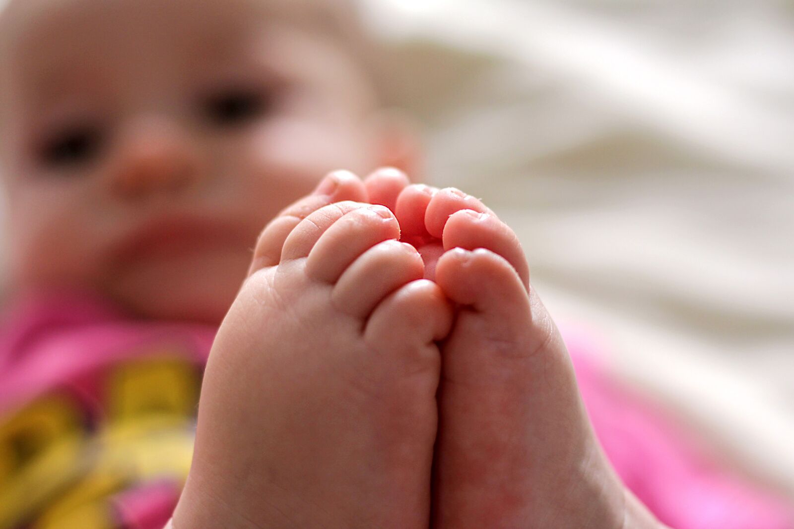 Canon EOS 60D + Canon EF 50mm F1.8 STM sample photo. Bebe, girl, baby photography