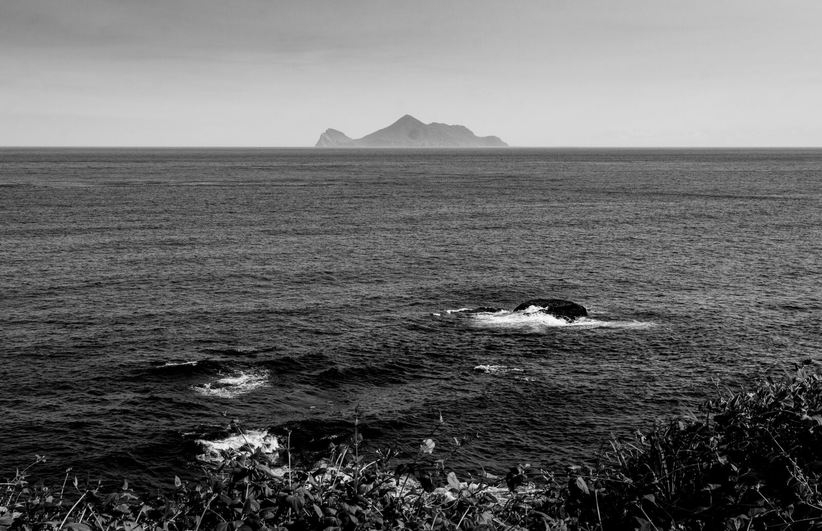 Nikon D5500 sample photo. Sea, rock, mountain photography