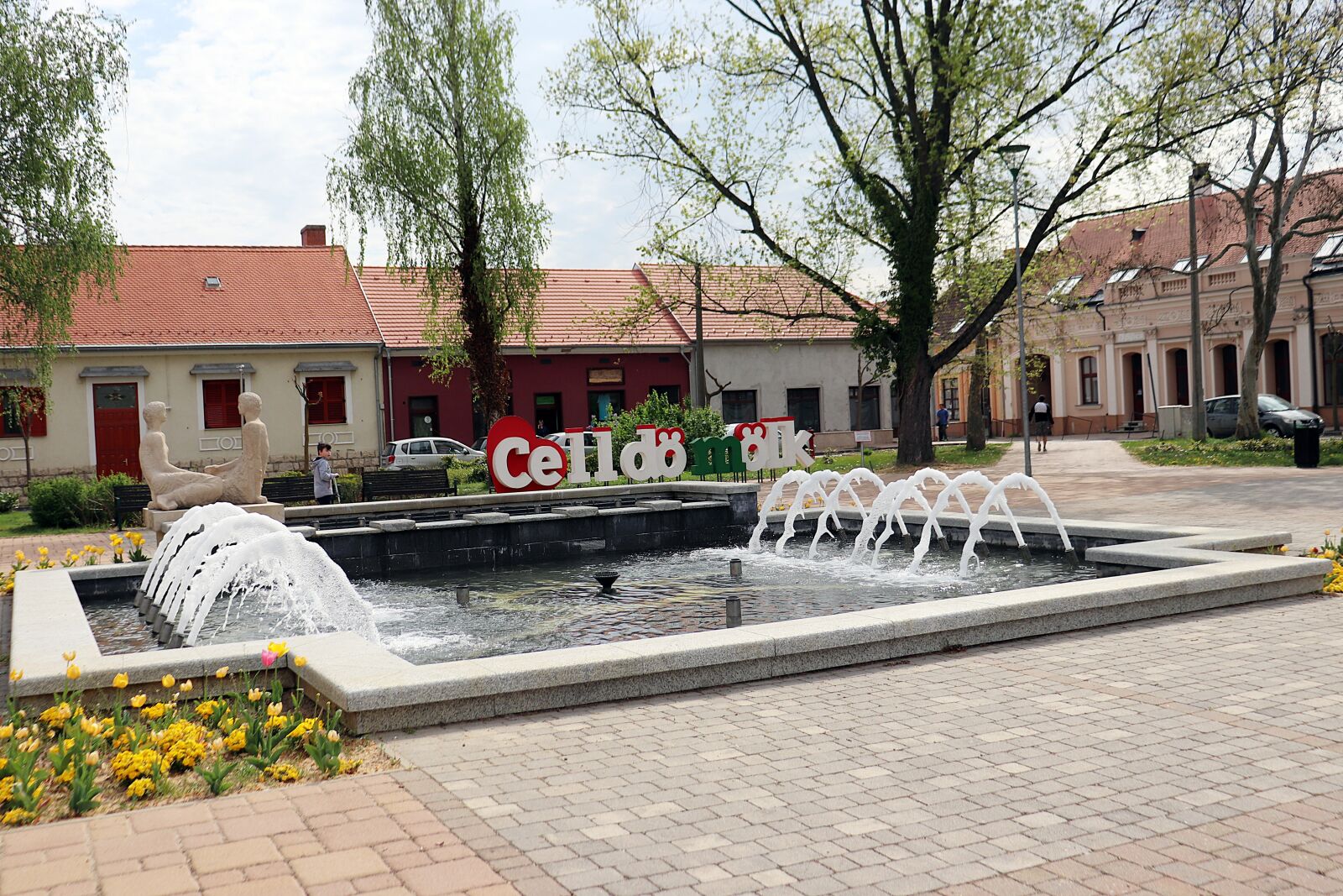 Canon EOS 200D (EOS Rebel SL2 / EOS Kiss X9) sample photo. Celld m lk, fountain photography