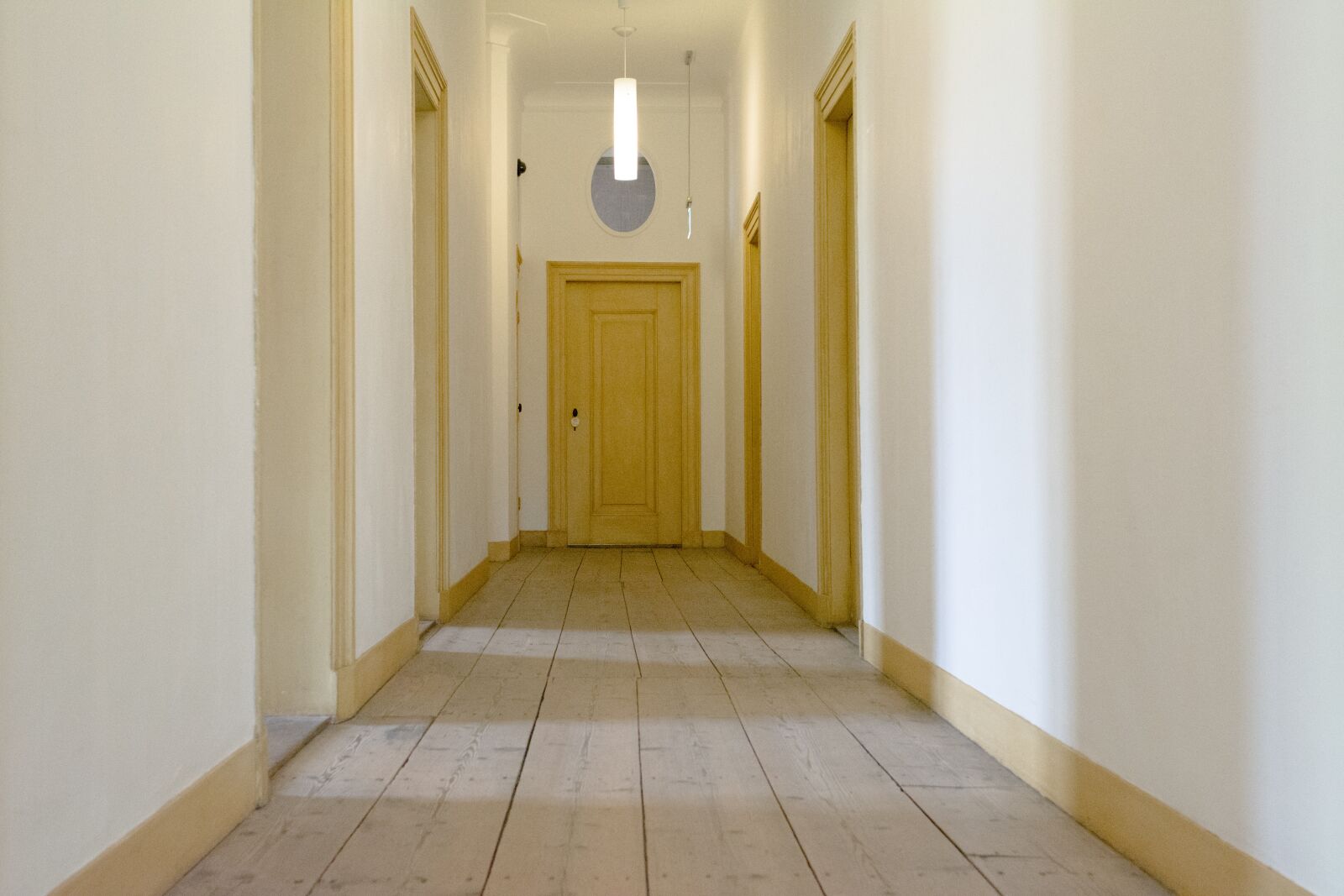 Nikon D5200 sample photo. Indoors, door, house photography