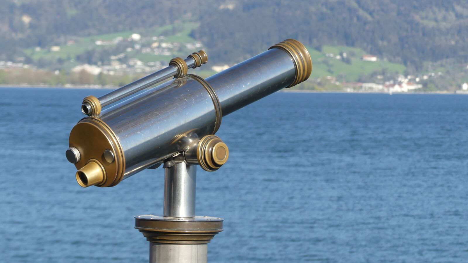 Panasonic Lumix DMC-FZ300 sample photo. Binoculars, water, view photography