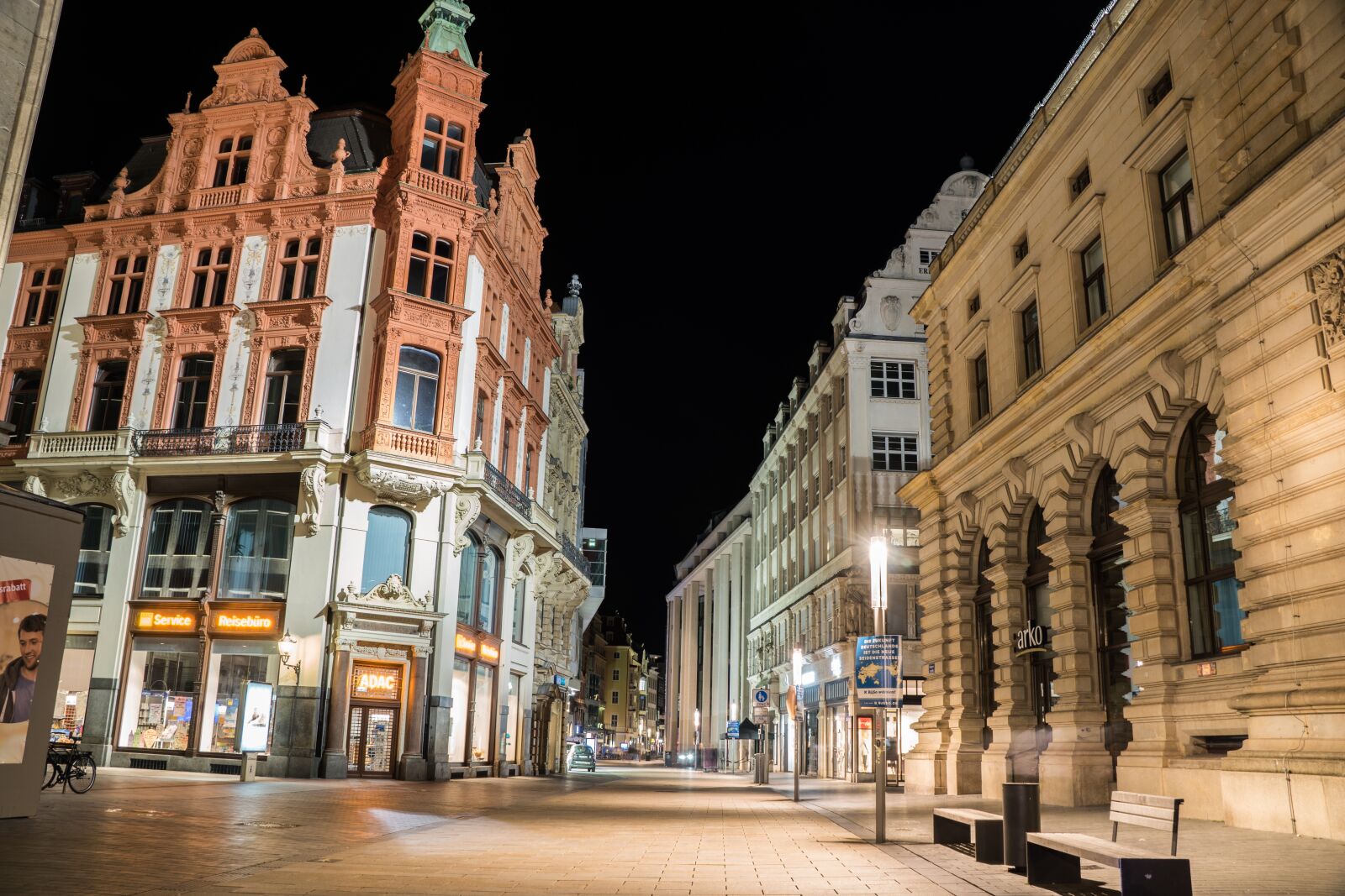 Sony DT 18-135mm F3.5-5.6 SAM sample photo. Leipzig, city, night photography