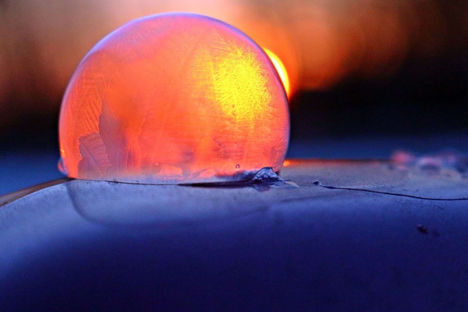Canon EOS 100D (EOS Rebel SL1 / EOS Kiss X7) sample photo. Soap bubble, sunset, frozen photography