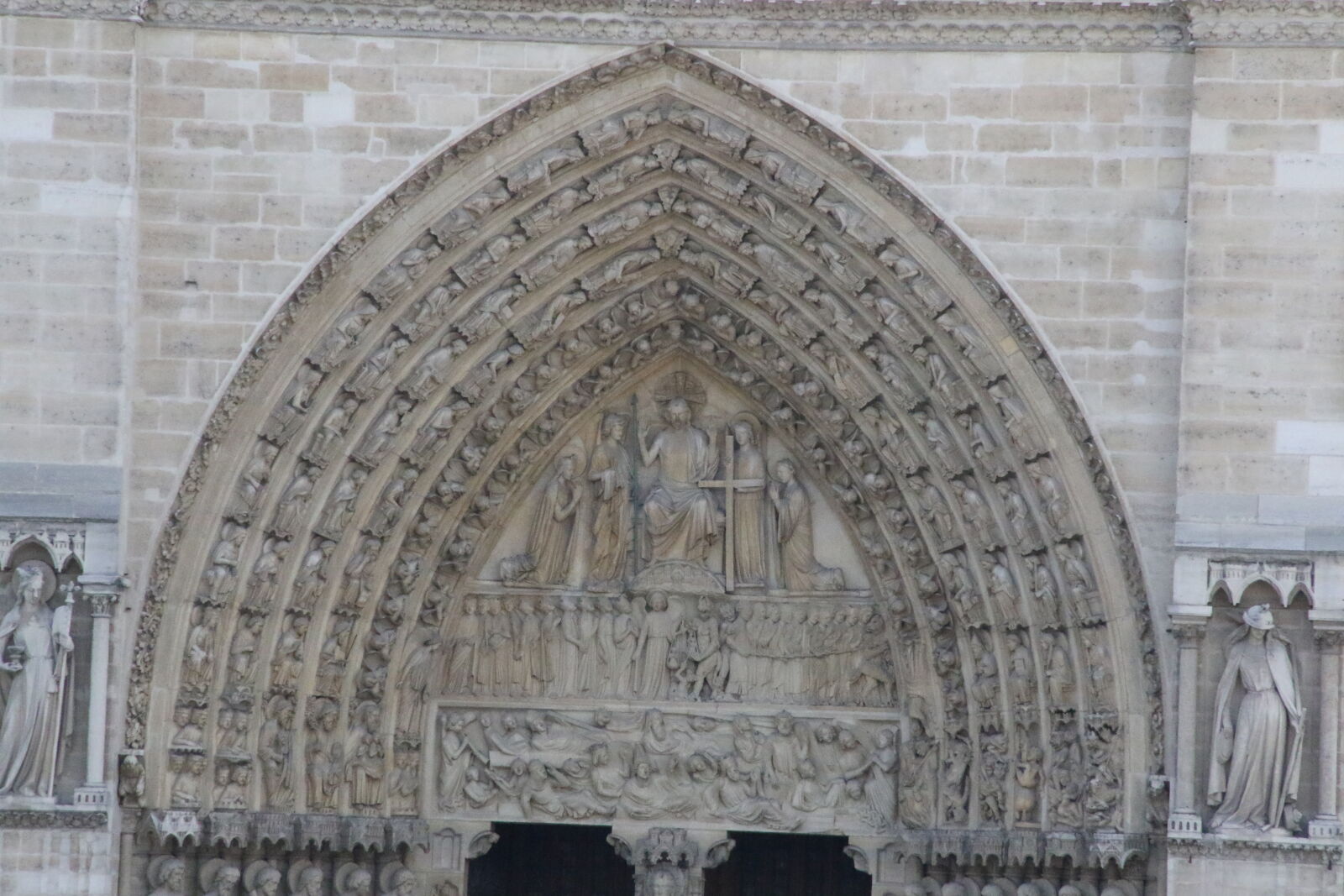 Canon EOS 7D Mark II sample photo. Architecture, building, carvings, cathedral photography