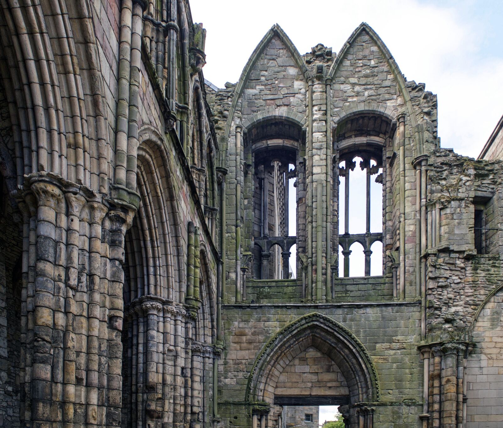 Olympus OM-D E-M10 sample photo. Holyroodhouse, holyrood palace, residence photography