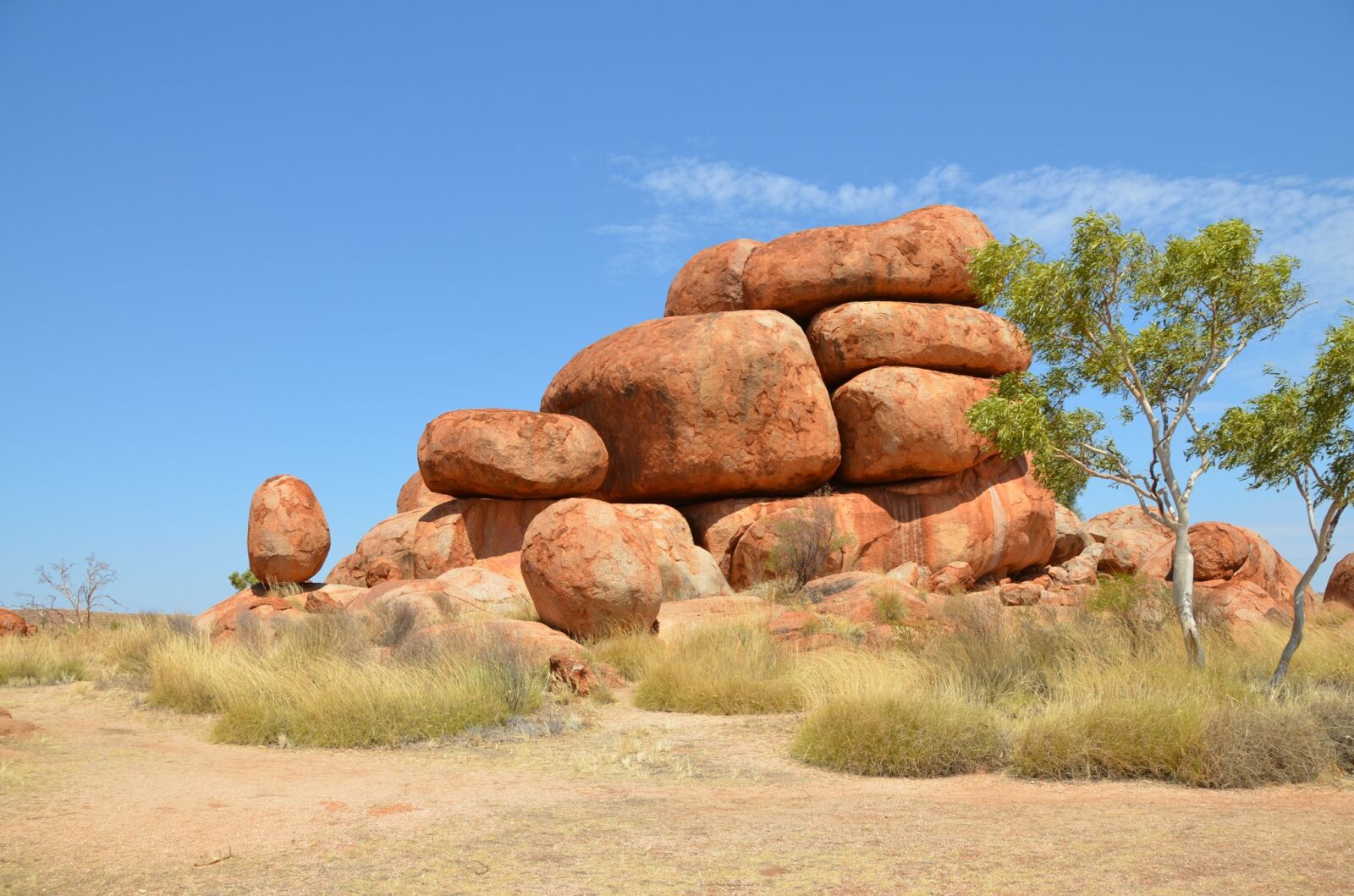 Nikon D5100 sample photo. Devils marbles, karlu karlu photography