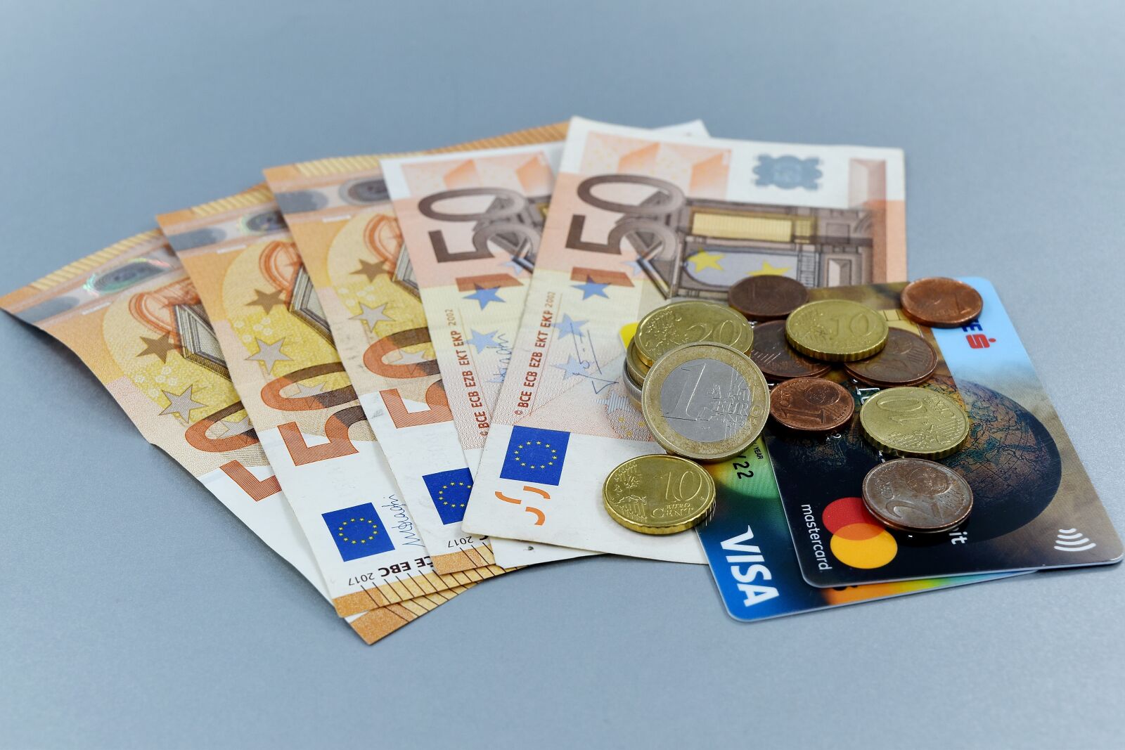 Nikon D5500 sample photo. Card, cash, coins, economic photography