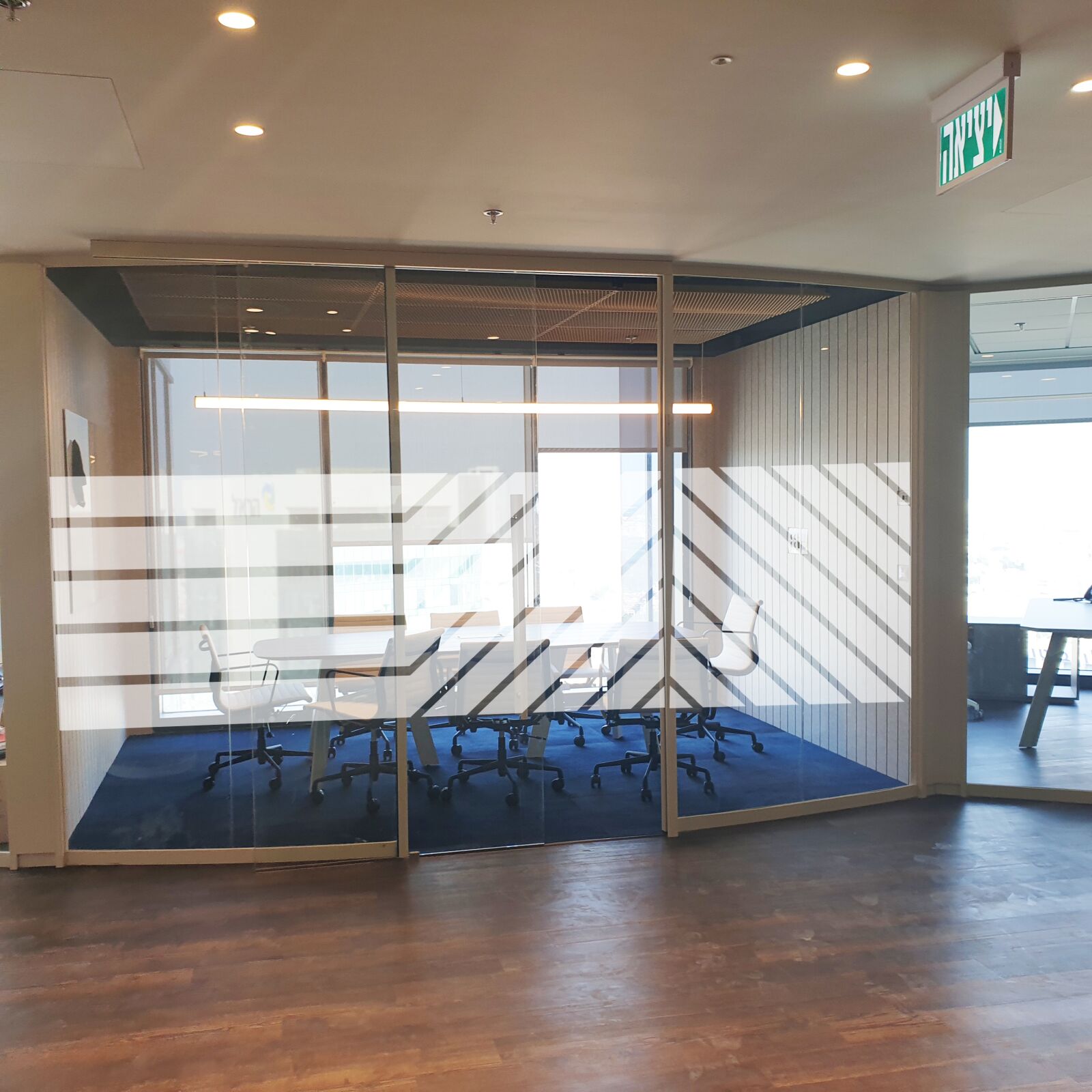 Samsung Galaxy Note9 sample photo. Window, glass, office photography