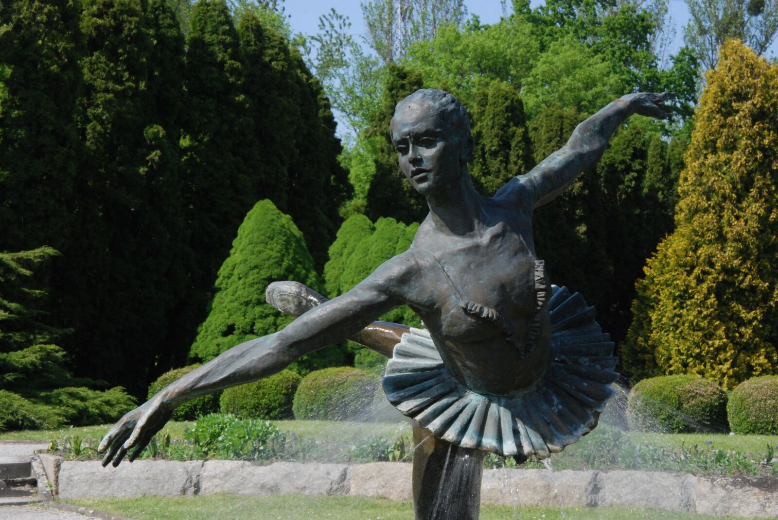 Nikon D80 sample photo. Fountain, the statue, ballerina photography