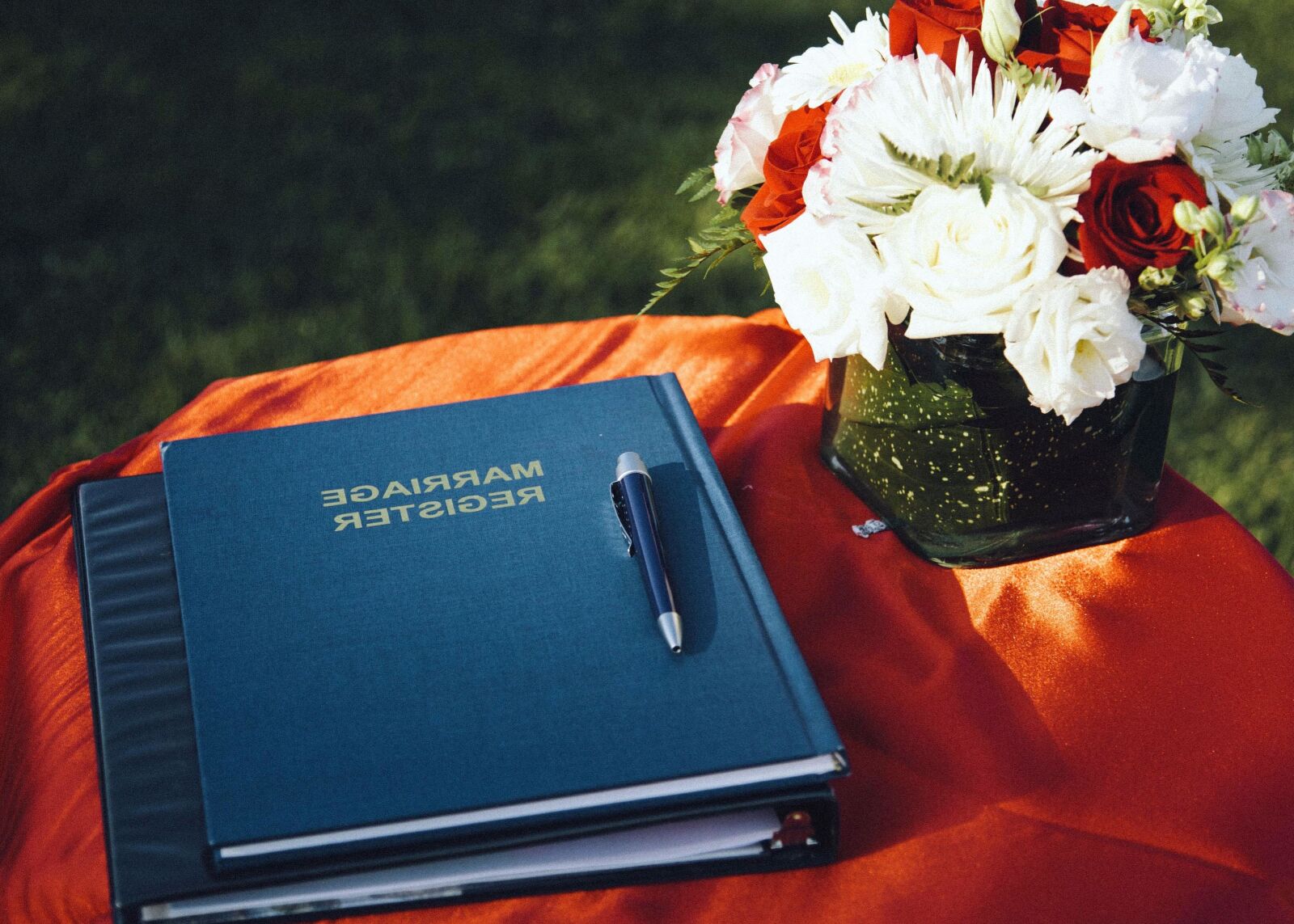Canon EOS 5D Mark II sample photo. Book, bouquet, celebration, pencil photography