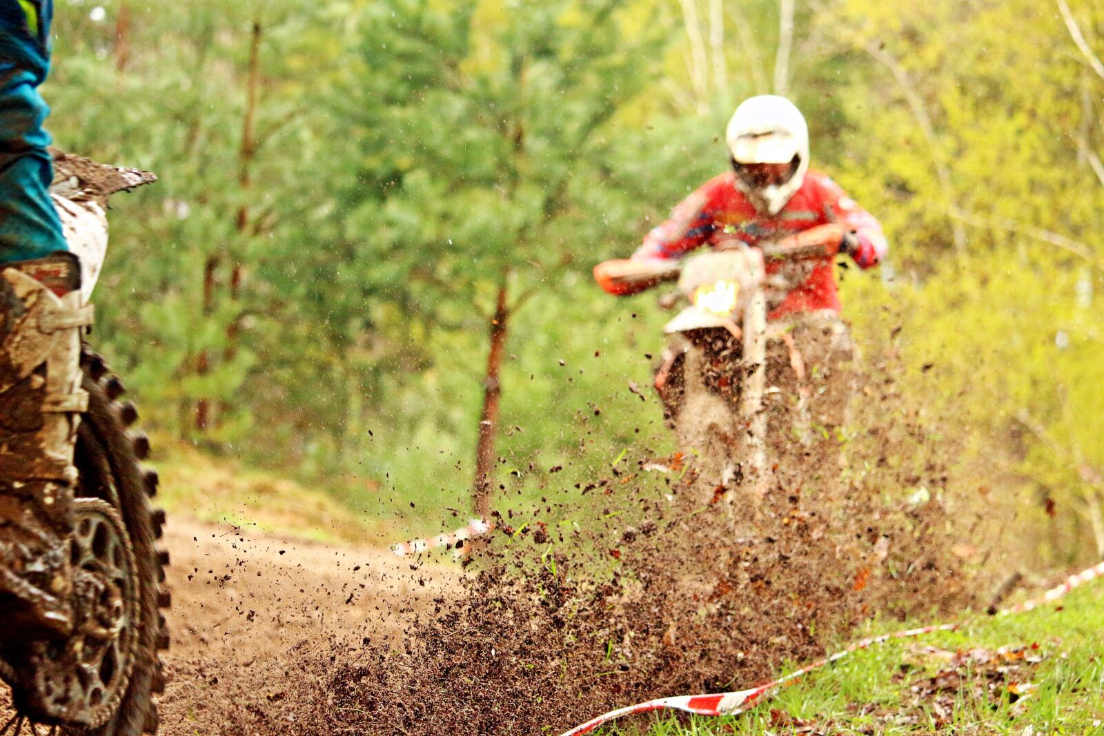 Canon EOS 100D (EOS Rebel SL1 / EOS Kiss X7) sample photo. Enduro, motocross, mud photography