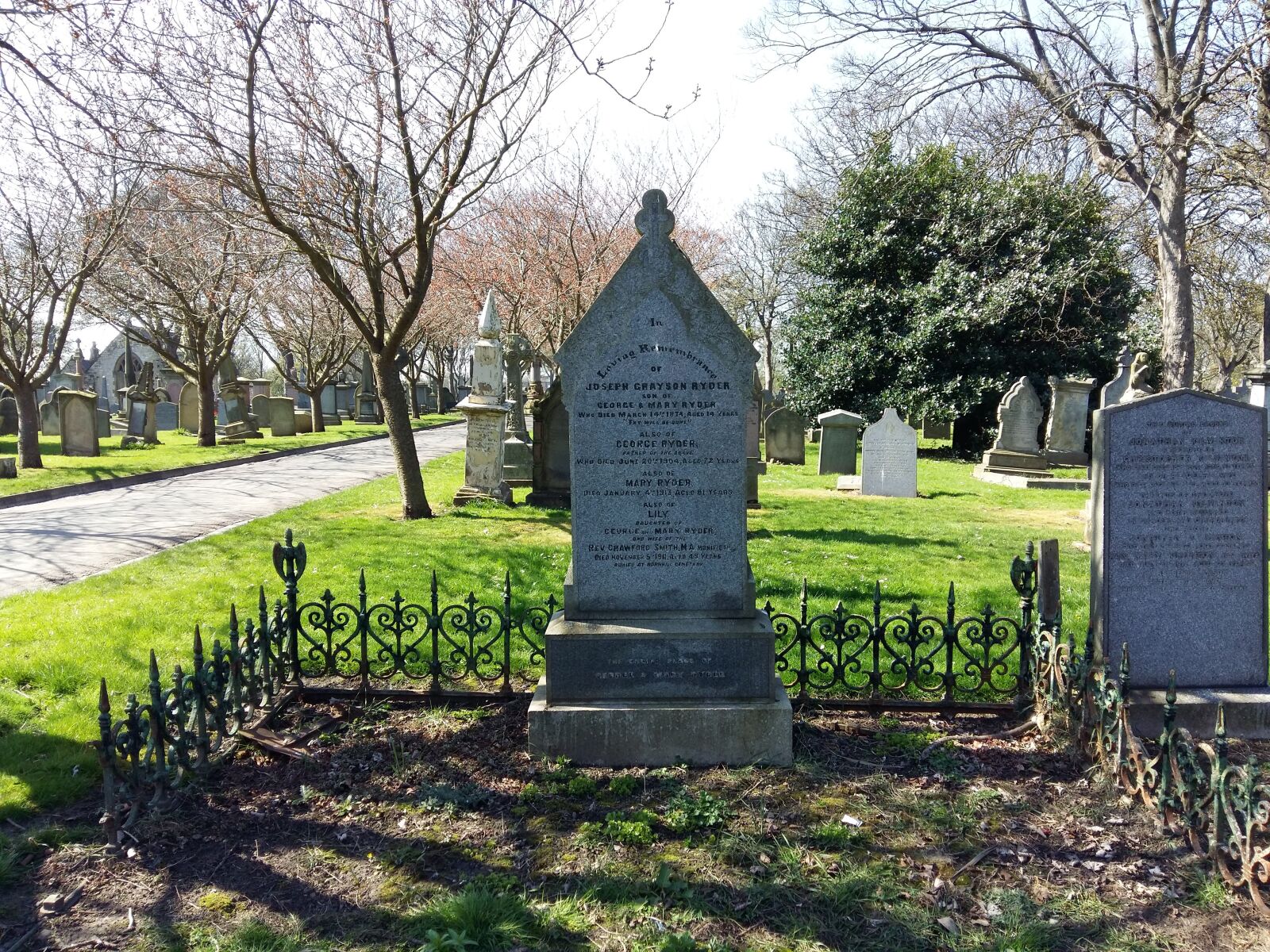 Samsung Galaxy A5 sample photo. Cemetery, graveyard, grave photography