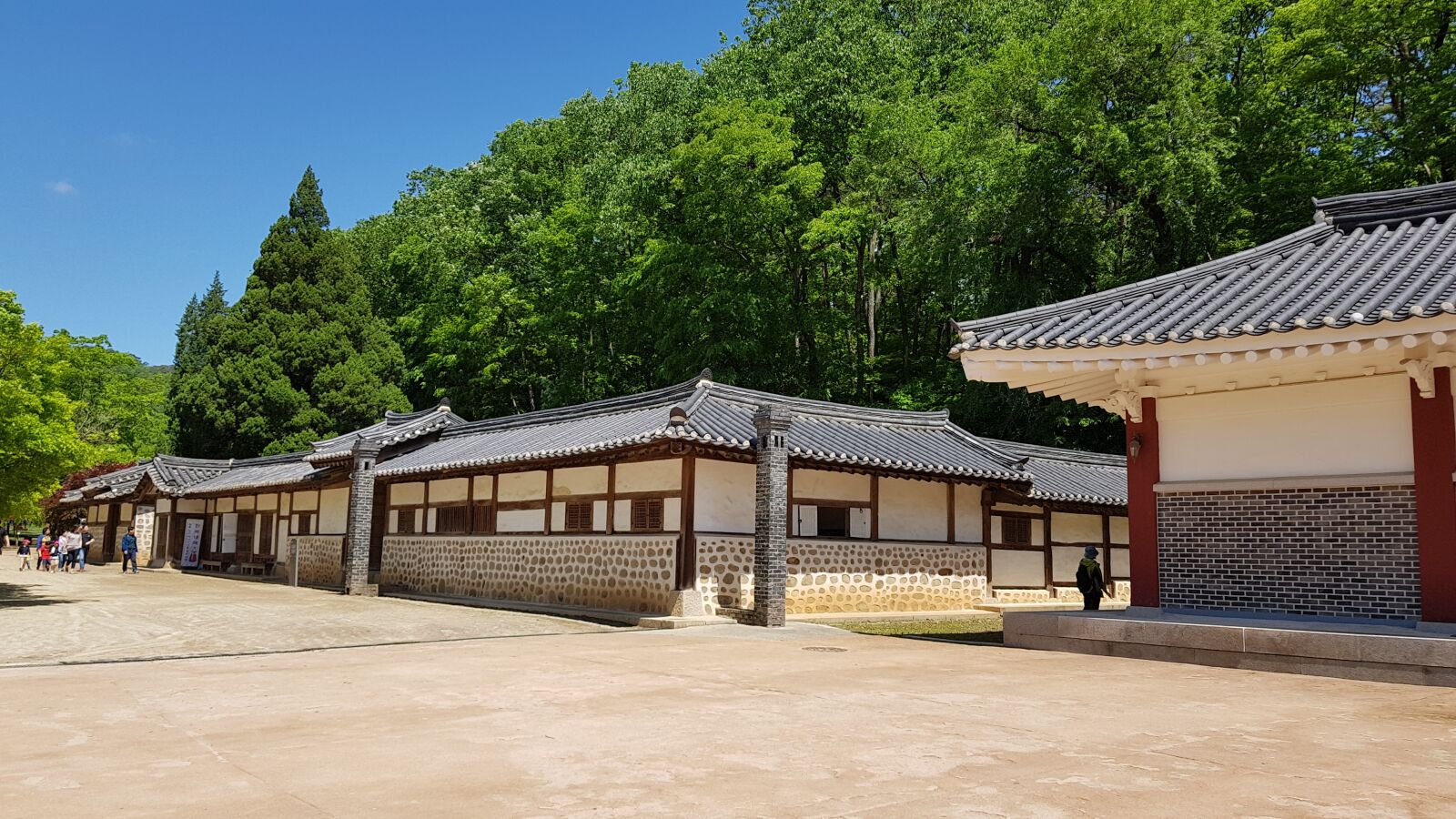 Samsung SM-N950N sample photo. East, korea, traditional building photography