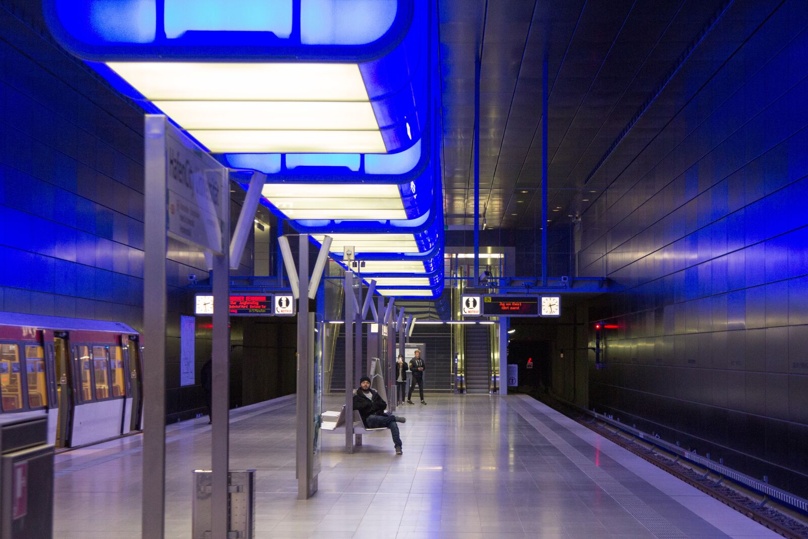 Canon EOS 60D + Canon EF 24-105mm F4L IS USM sample photo. Architecture, railway station, light photography