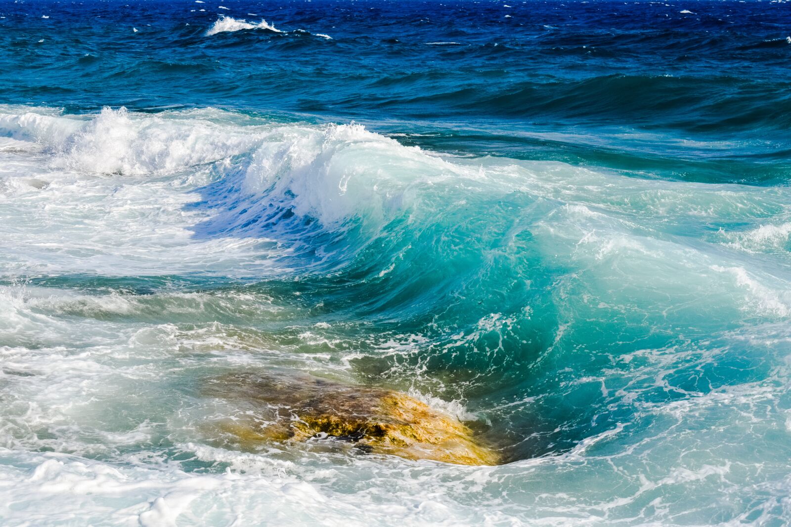 Nikon D3300 sample photo. Wave, smashing, transparent photography