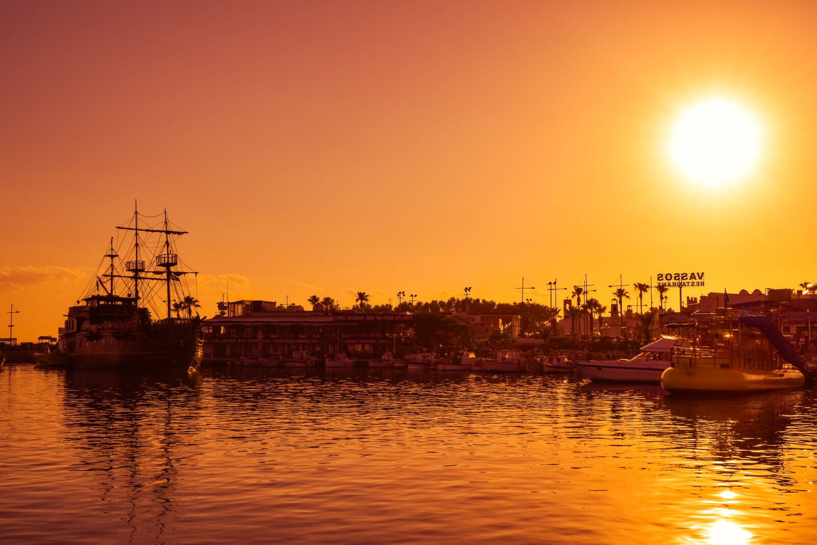 Nikon D3300 sample photo. Harbor, sunset, sunset colors photography