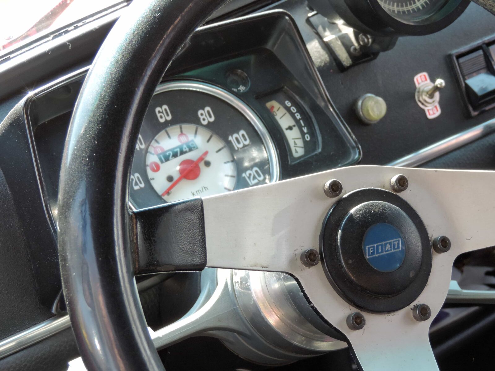 Nikon Coolpix P520 sample photo. Italy, nostalgia, steering wheel photography