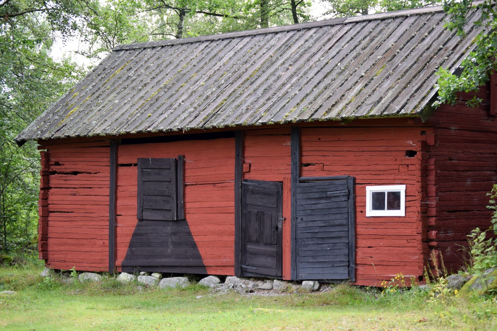 Nikon D3300 sample photo. Torp, red paint, rustic photography