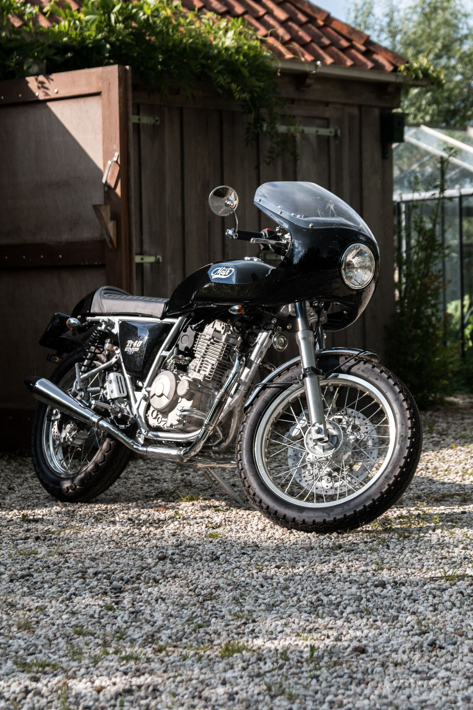 Canon EOS 70D + Sigma 17-50mm F2.8 EX DC OS HSM sample photo. Bike, black, caferacer, custom photography