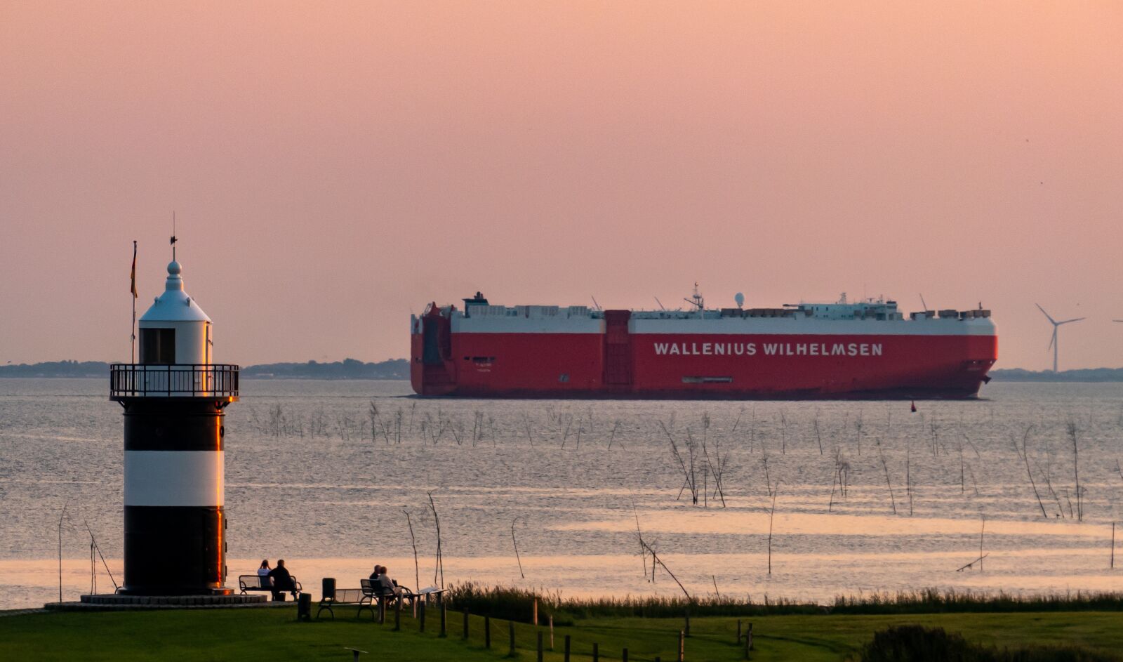 Panasonic Lumix DMC-FZ300 sample photo. Ship, freighter, container ship photography