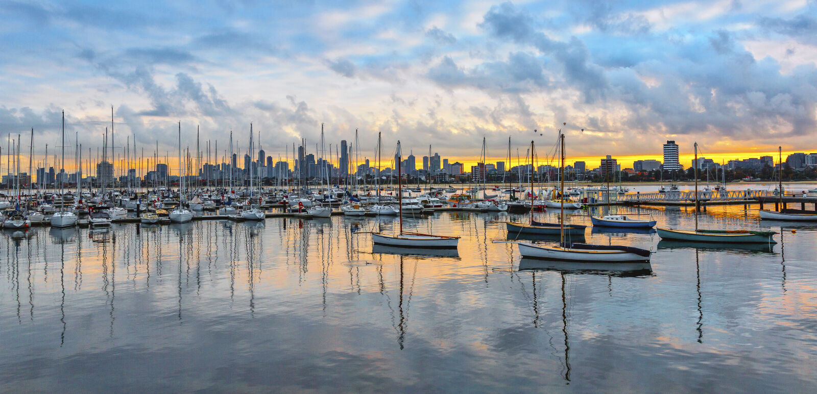 Canon EF 24-105mm F4L IS USM sample photo. White, boats, near, dock photography