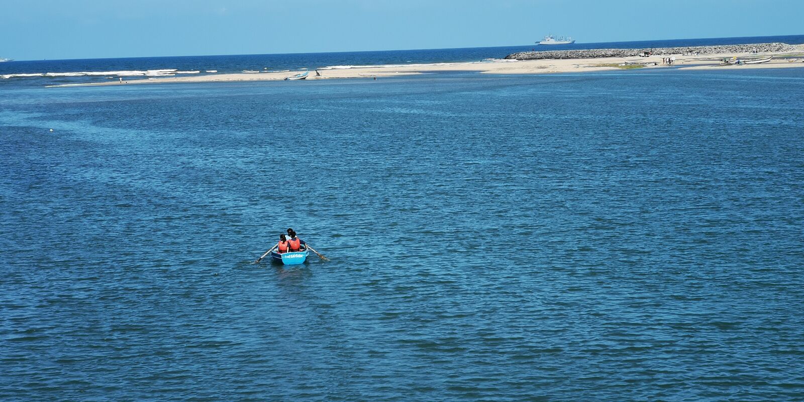 HUAWEI CLT-L29 sample photo. Telephoto, ocean ride, blue photography