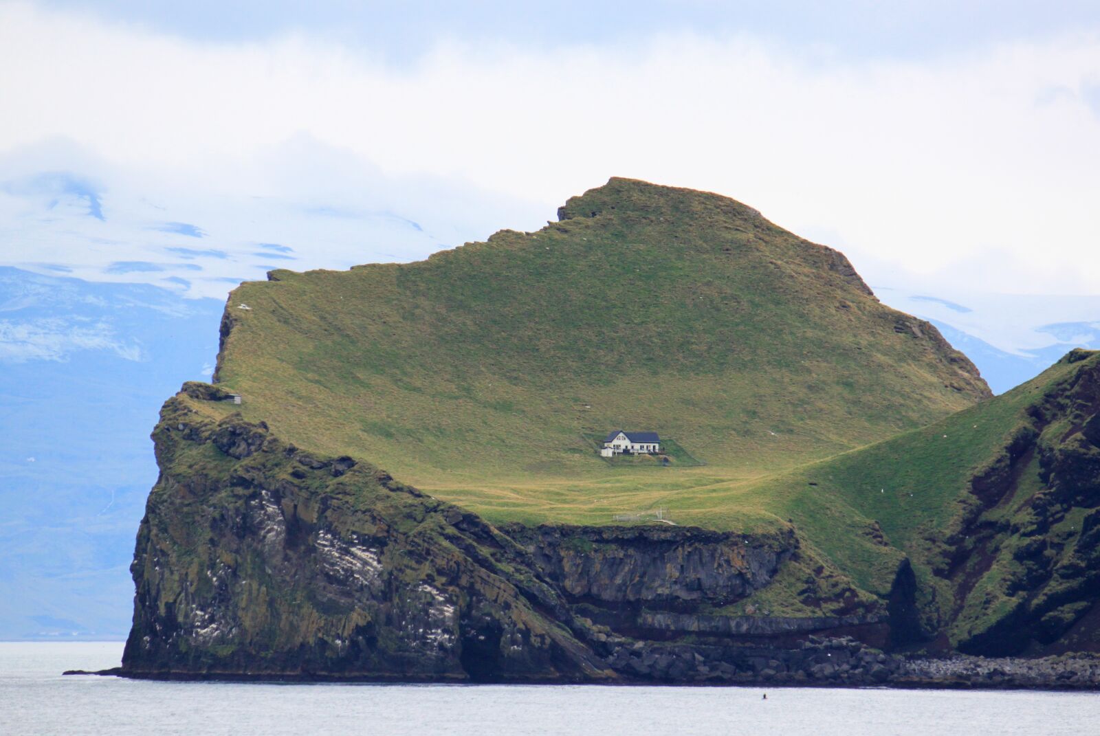 Canon EOS 500D (EOS Rebel T1i / EOS Kiss X3) sample photo. Island, house, mountain photography