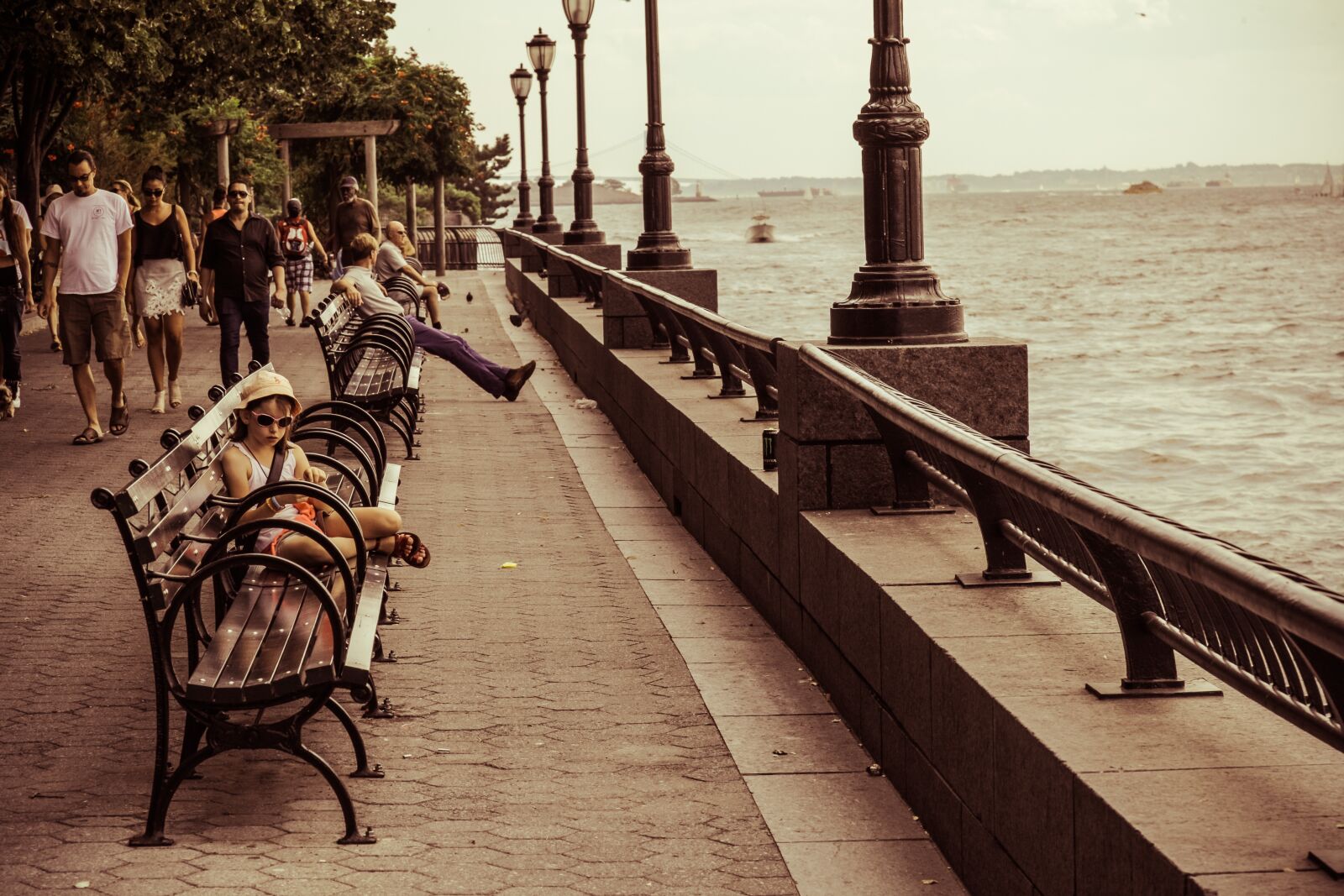 Canon EOS 5D Mark II sample photo. Waterfront, child, park bench photography