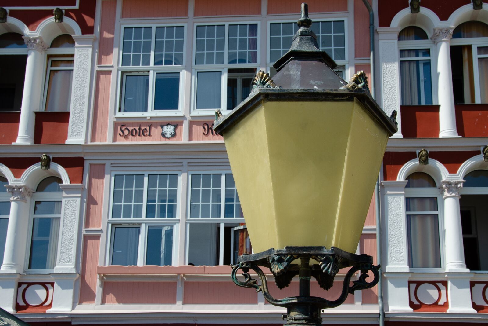 Nikon D7000 sample photo. Bath architecture, street lamp photography