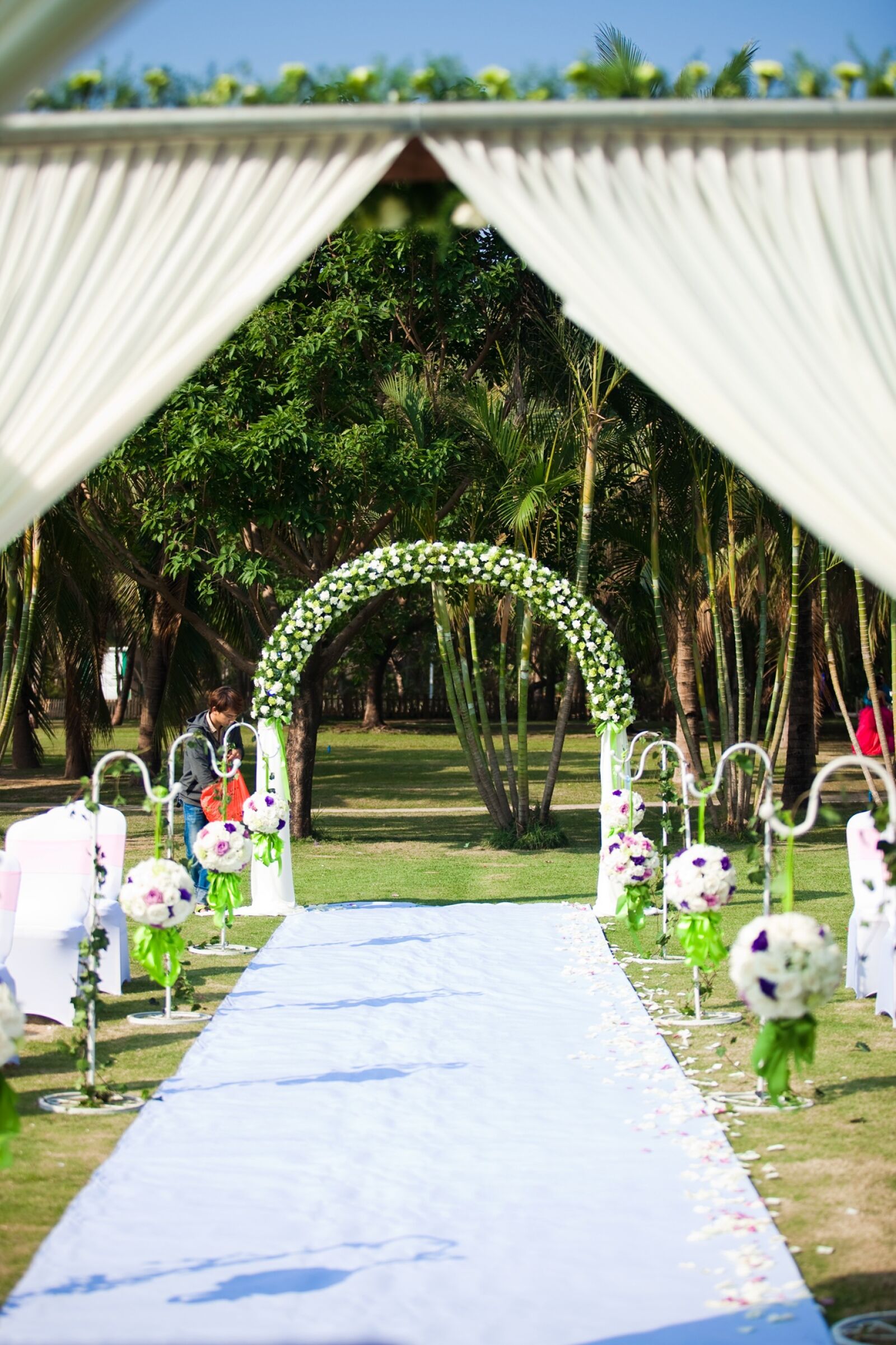 Canon EOS 5D Mark II sample photo. Ceremony pavilion, wedding, white photography
