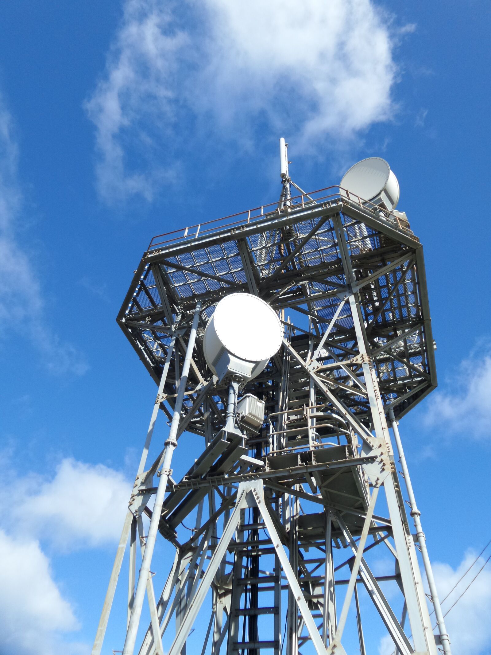 Samsung Galaxy K Zoom sample photo. Antenna, gsm, tower photography