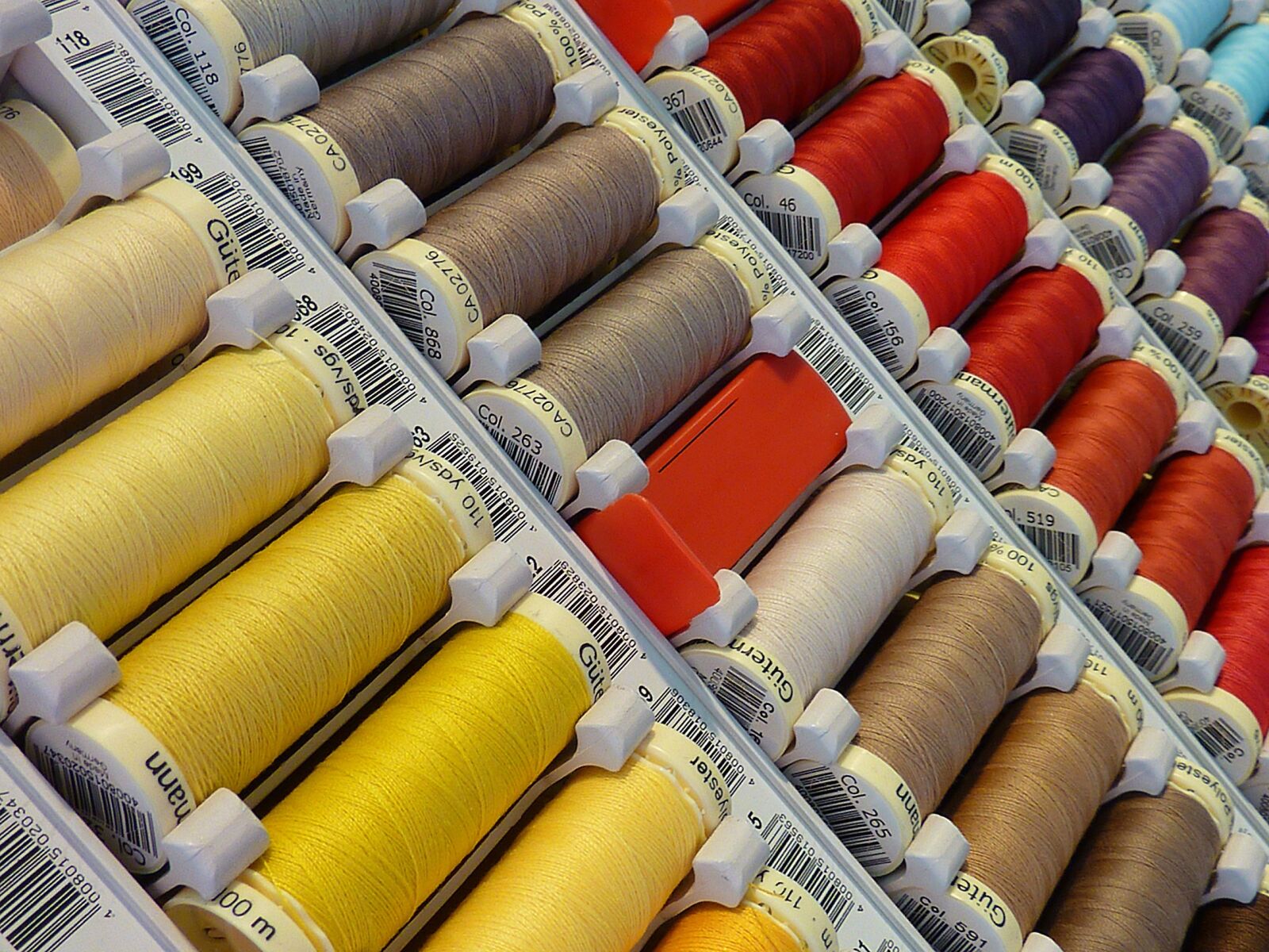 Panasonic DMC-TZ7 sample photo. Colorful, thread, color photography