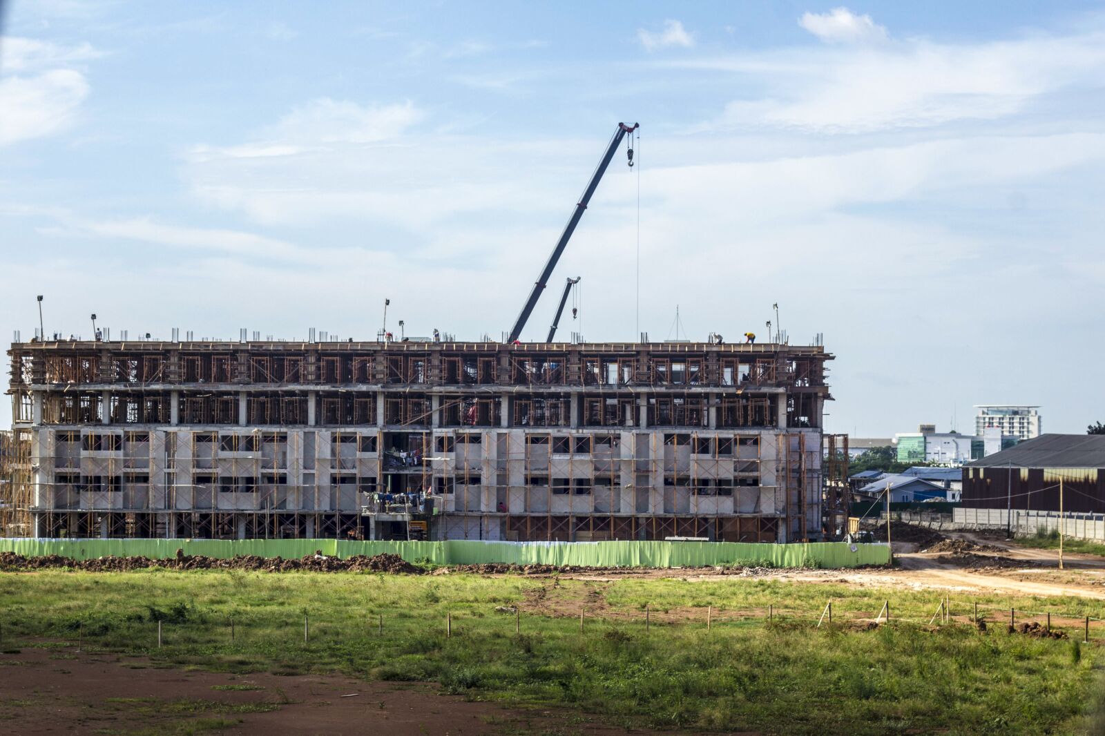 Canon EOS 60D + Canon EF 50mm F1.8 II sample photo. Under construction, building, construction photography