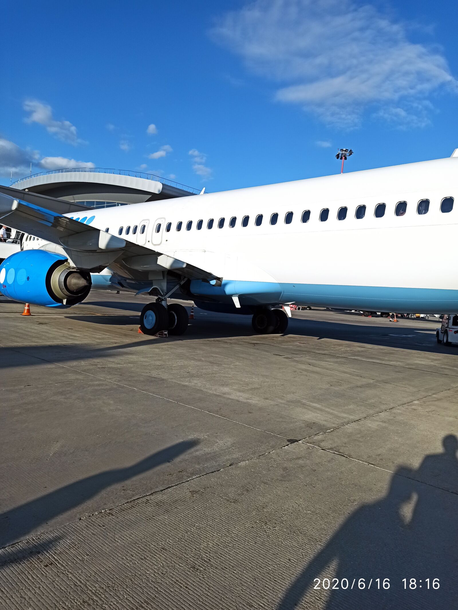 Xiaomi Redmi Note 8 Pro sample photo. Boeing, airlines, flow photography
