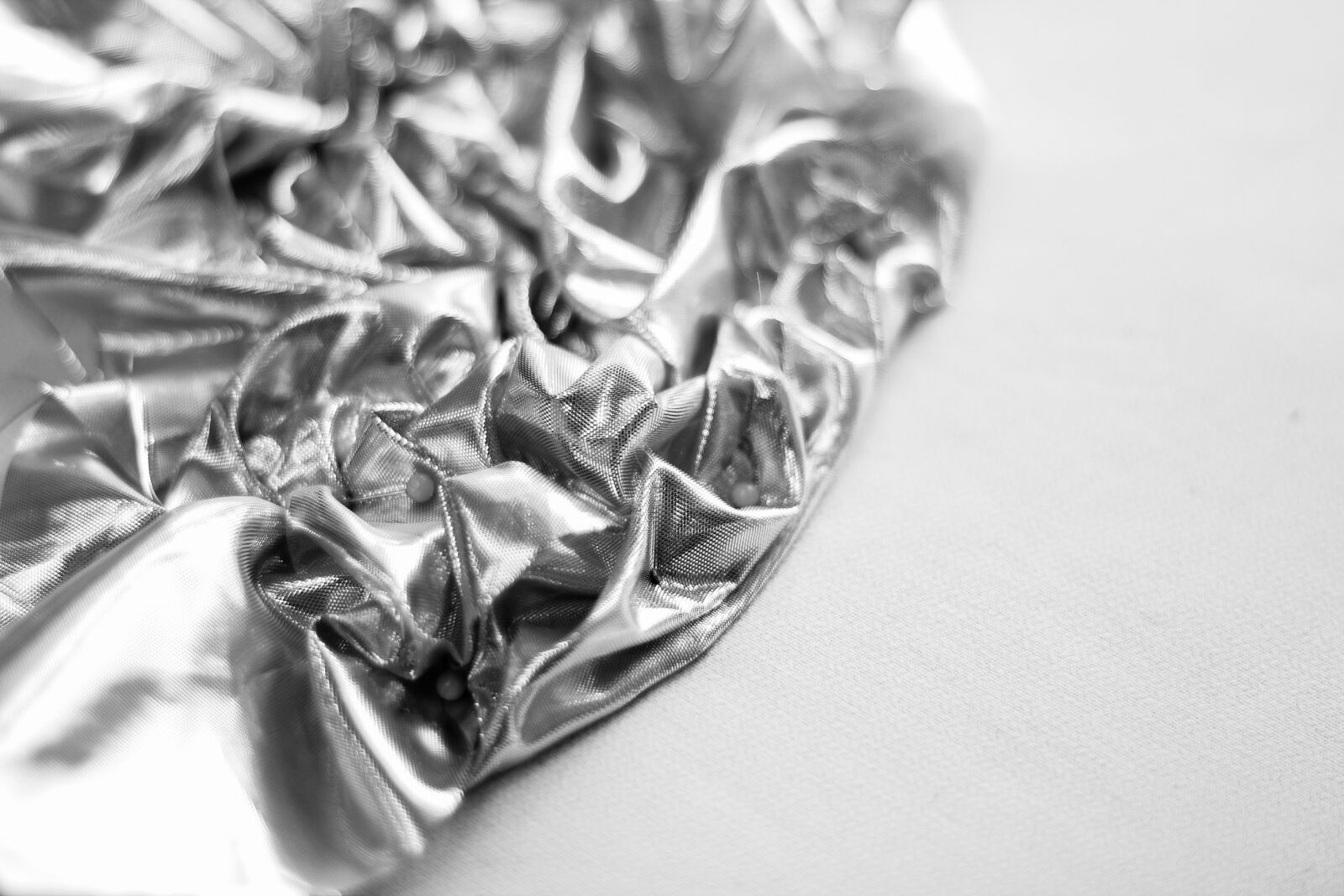 Canon EF 50mm F1.8 II sample photo. Fashion, texture, silver photography