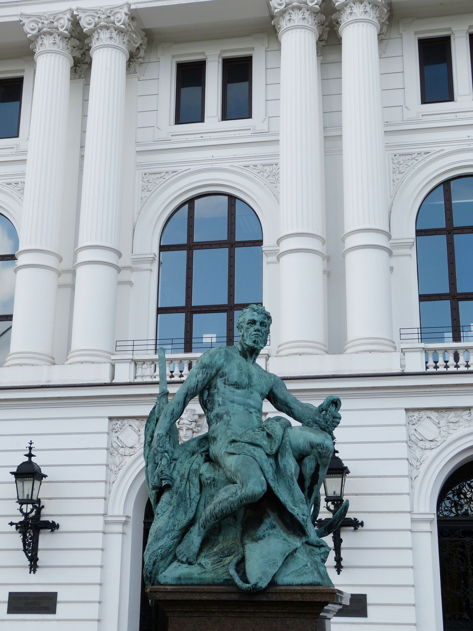 Panasonic Lumix DMC-FZ150 sample photo. Hamburg, altona, town hall photography