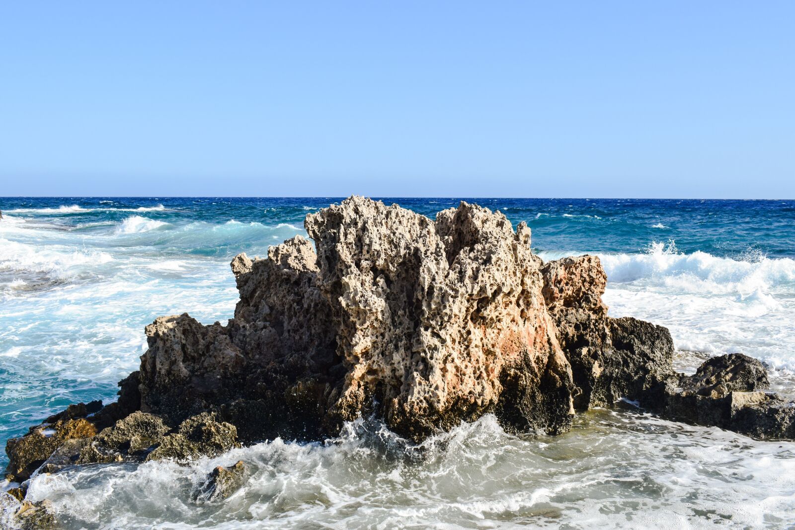 Nikon D3300 sample photo. Rock, sea, waves photography