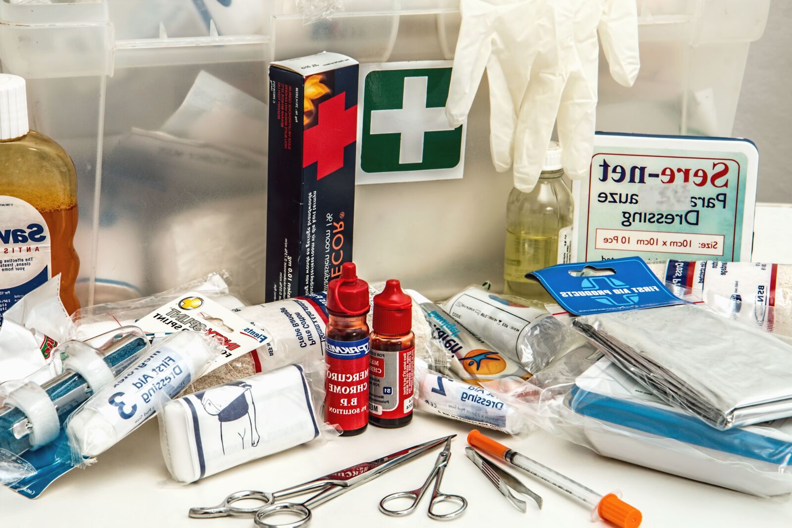 Canon EOS 70D sample photo. Scissors, bandage, medicine, health photography
