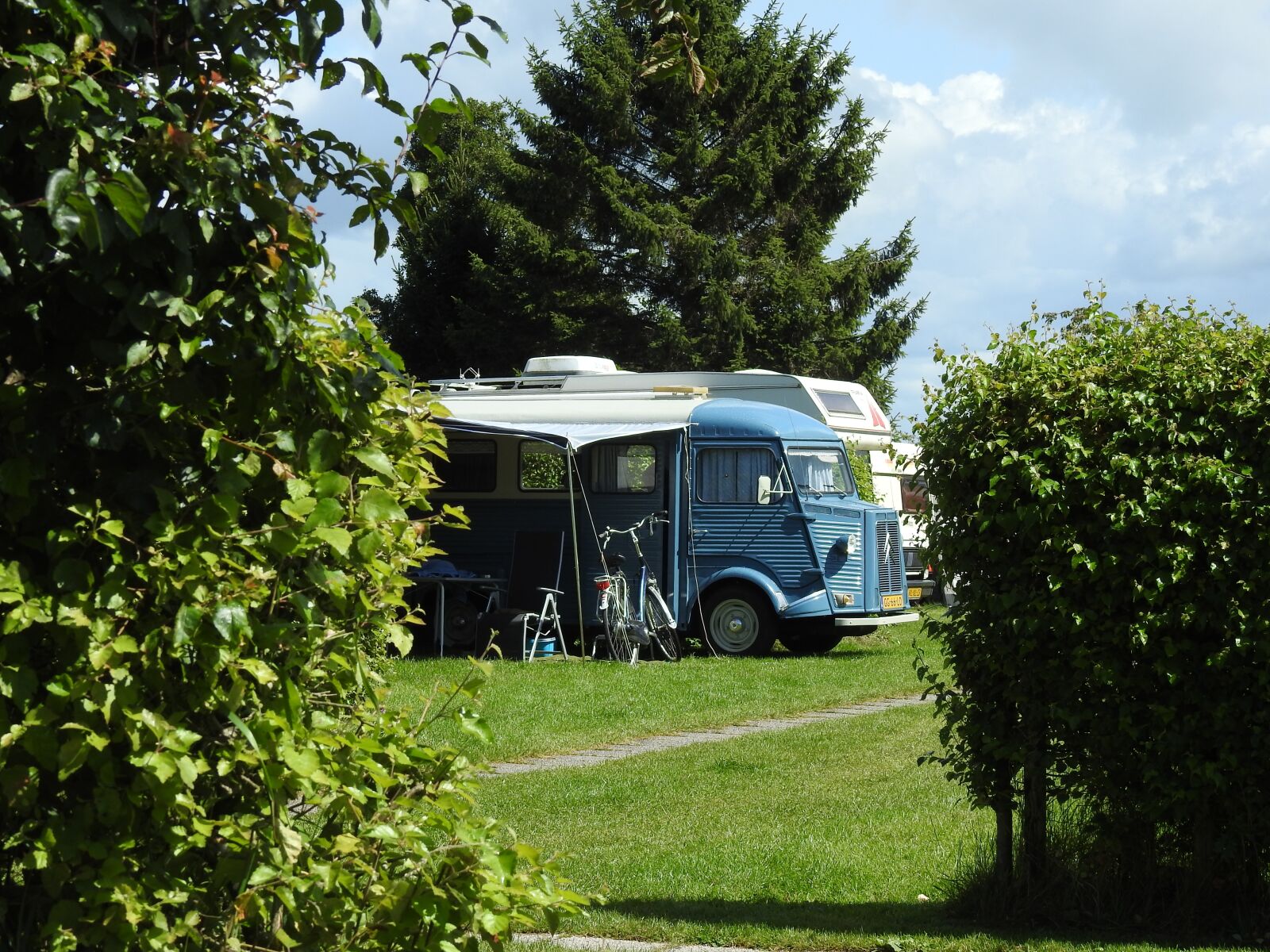 Nikon Coolpix P900 sample photo. Van vintage, holiday, camping photography