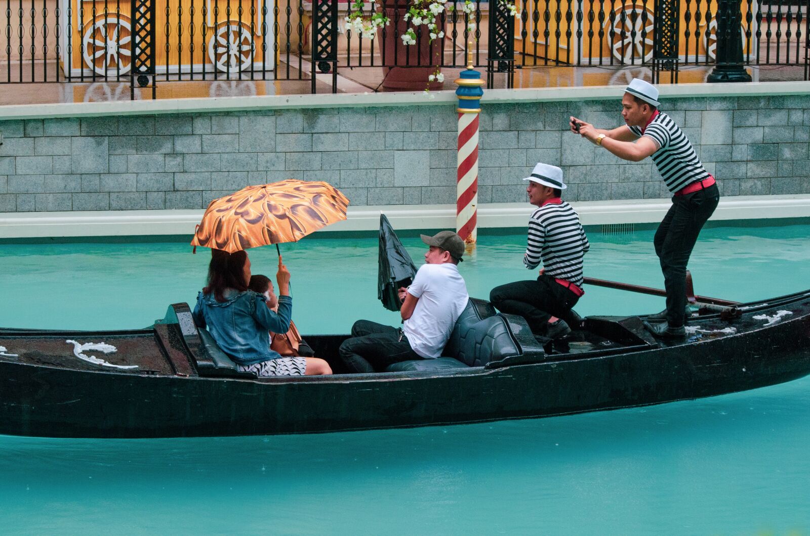 Nikon D5100 sample photo. Gondola, boat, water photography