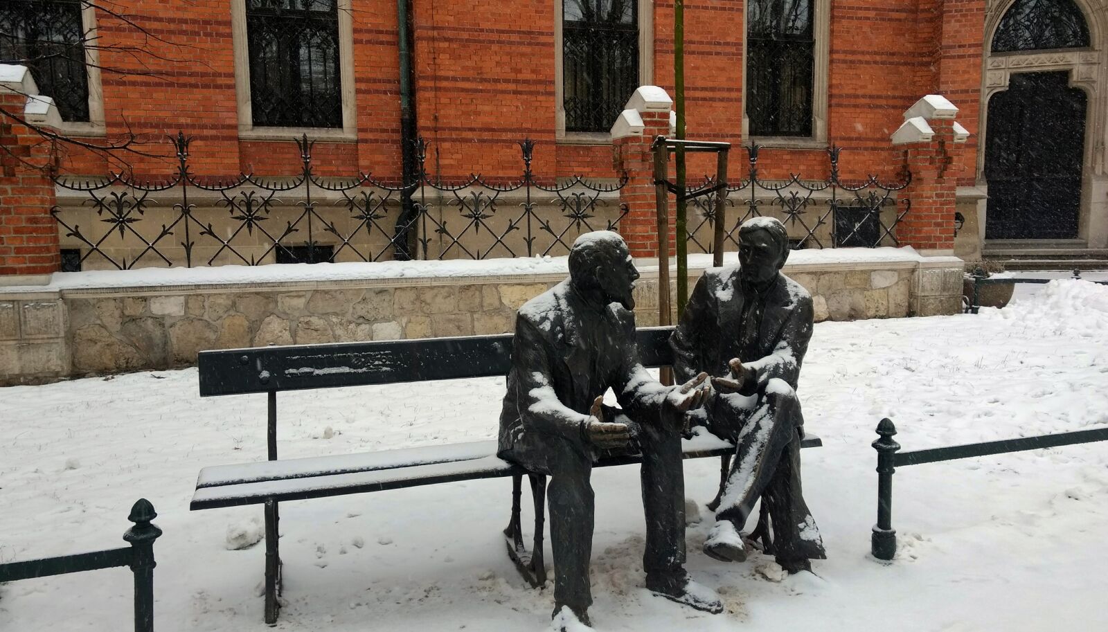 Motorola Moto G (4) sample photo. Krakow, statues, sculpture photography
