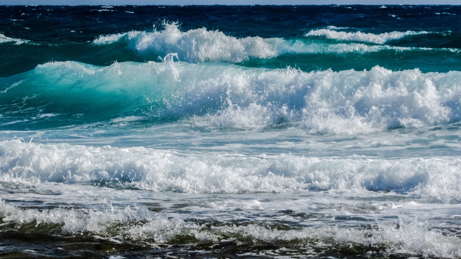 Canon PowerShot SX400 IS sample photo. Wave, smashing, sea photography