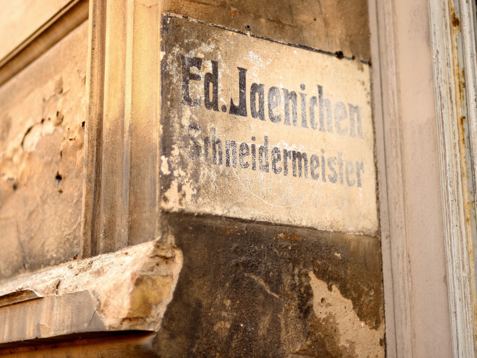 Nikon D610 sample photo. Gründerzeit, wall, lapsed photography