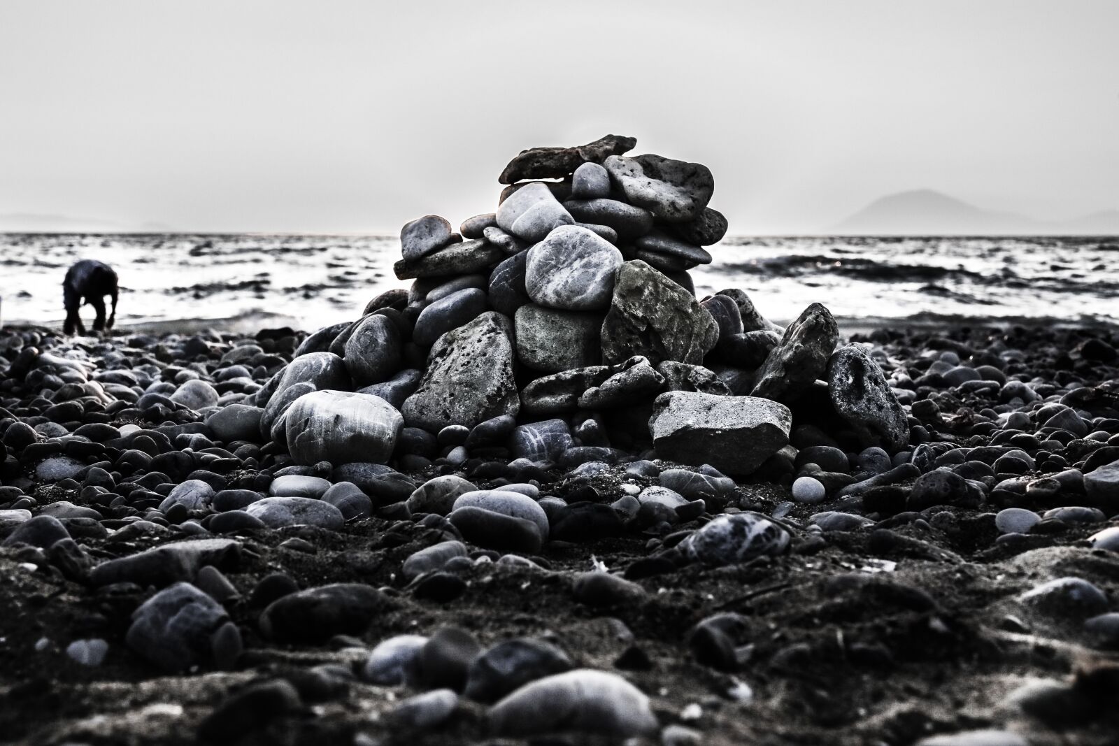 Canon EOS 6D + Canon EF 24-105mm F4L IS USM sample photo. Stones, beach, sea photography