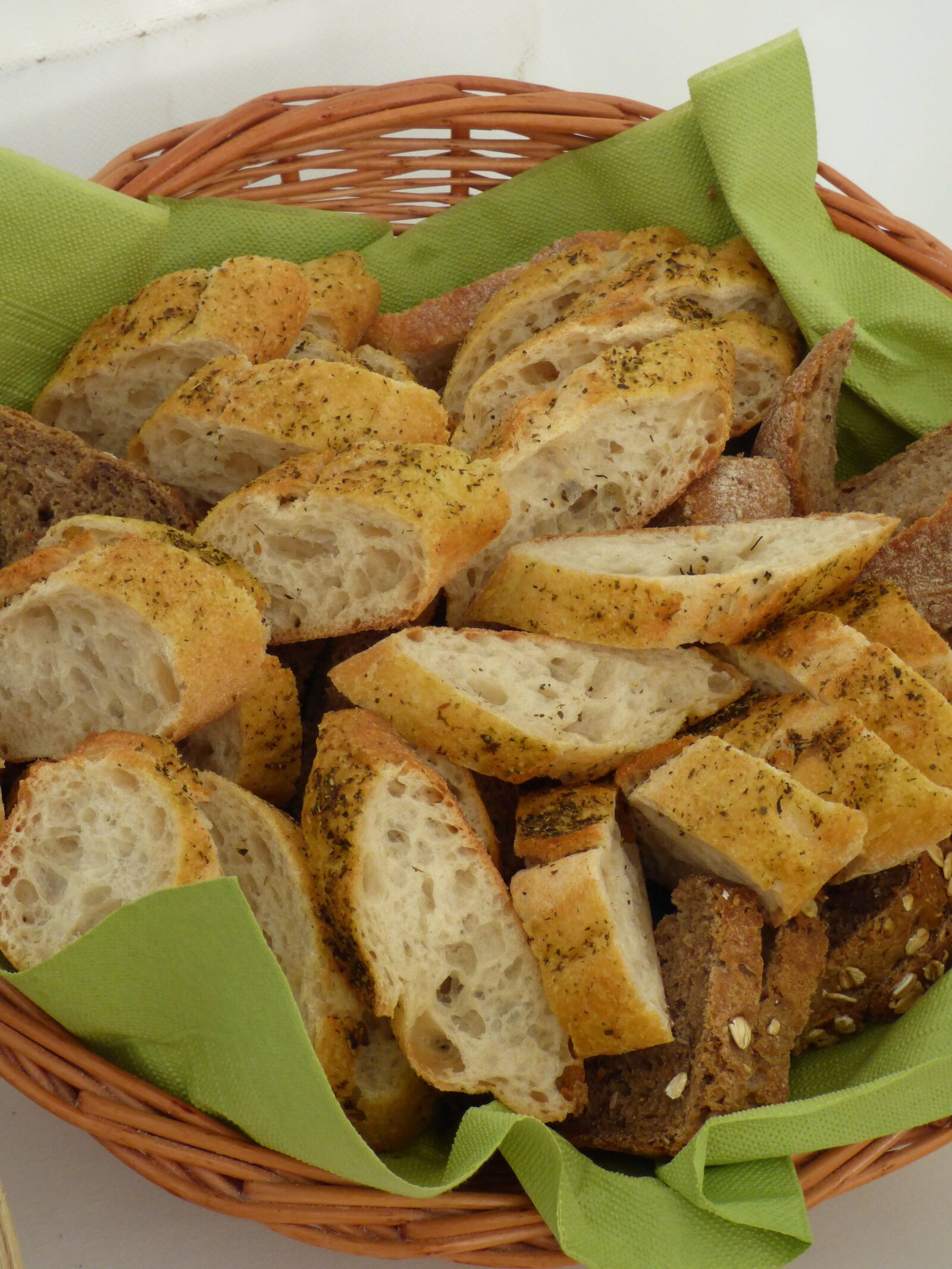 Panasonic DMC-FZ72 sample photo. Breadbasket, bread, napkin photography