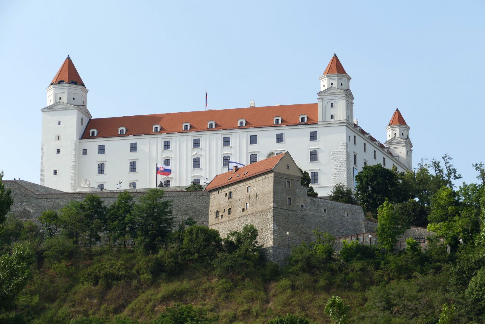Panasonic Lumix DMC-FZ1000 sample photo. Bratislava, slovakia, castle photography