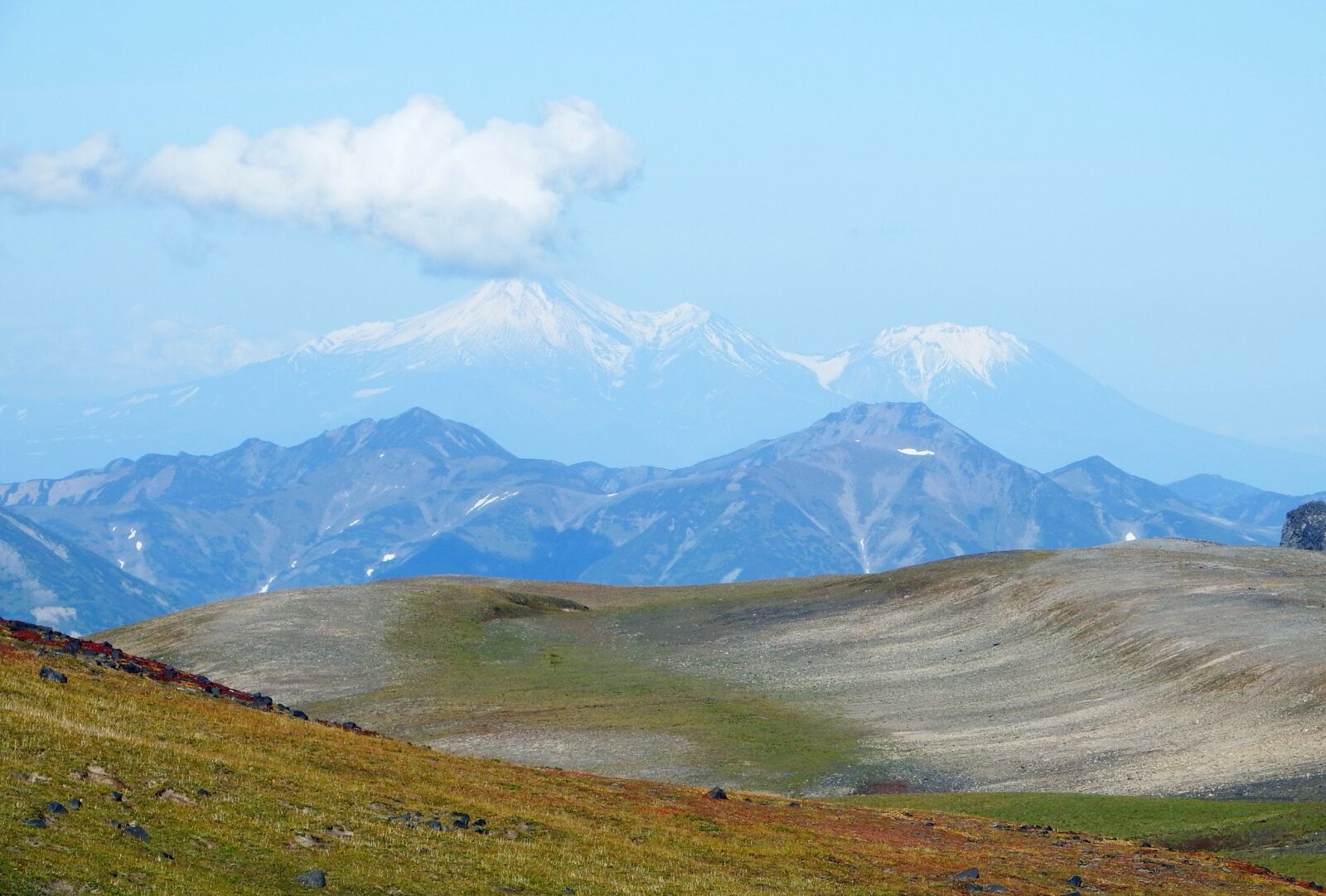 Fujifilm FinePix S1 sample photo. Mountain plateau, volcano, mountains photography