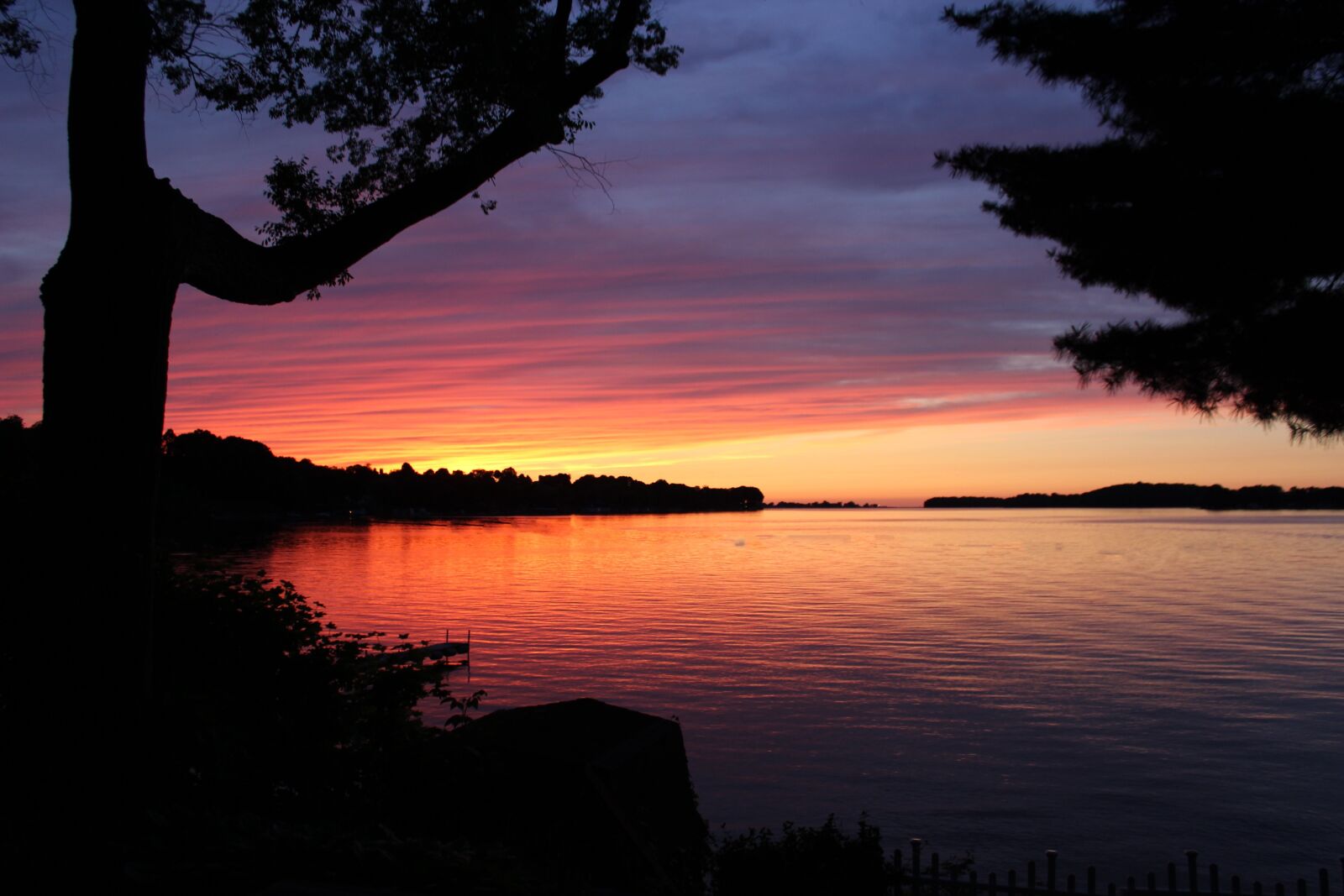 Canon EOS 600D (Rebel EOS T3i / EOS Kiss X5) sample photo. Sunset, north, trees photography