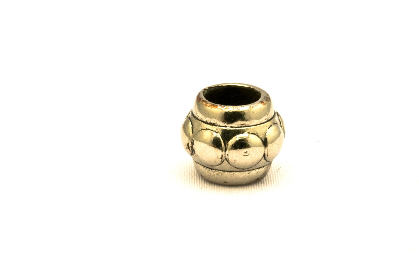 Nikon D300 sample photo. Golden bead, bead, decoration photography