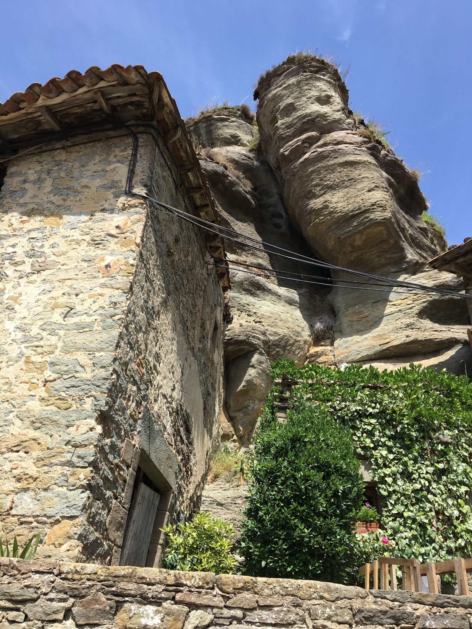 Apple iPhone 6s sample photo. People, mountain, houses photography
